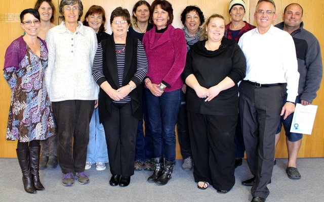 Delegates who attended the training course in Gansbaai with fltr Charlise Elske (CG Consulting), Staci Groenewald (De Uijlenes Wedding Venue), Mathilda Roos (Groeneweide Kwekery), Lesley Peck (The Ark B&B), Glenda Kitley (Gansbaai Tourism), Chantel Oosthuysen (Stanford Tourism), Rene Beukes (White Shark Guest House), Marcelle du Preez  (De Hoop Collection), Doulene Els (Gansbaai Tourism), Riaana Swart (Oom Piet Self-Catering Apartments), Geoff Elske (CG Consulting), Francois Swart (Oom Piet Self-Catering Apartments)  (Foto: Geoff Elske) 